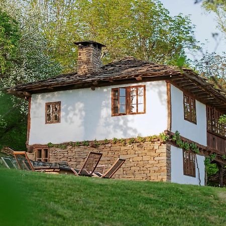 Authentic House With Stunning Mountain View - Karashka Villa อาพริลซี ภายนอก รูปภาพ