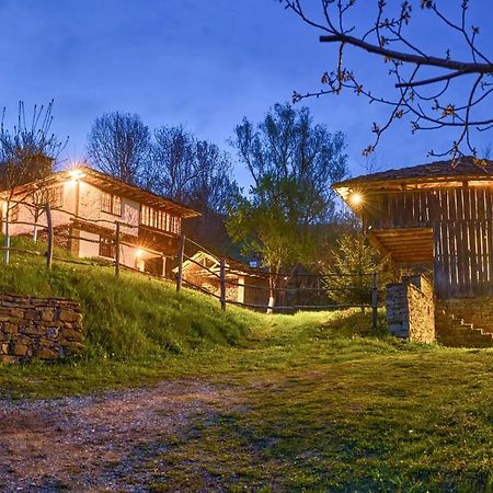 Authentic House With Stunning Mountain View - Karashka Villa อาพริลซี ภายนอก รูปภาพ