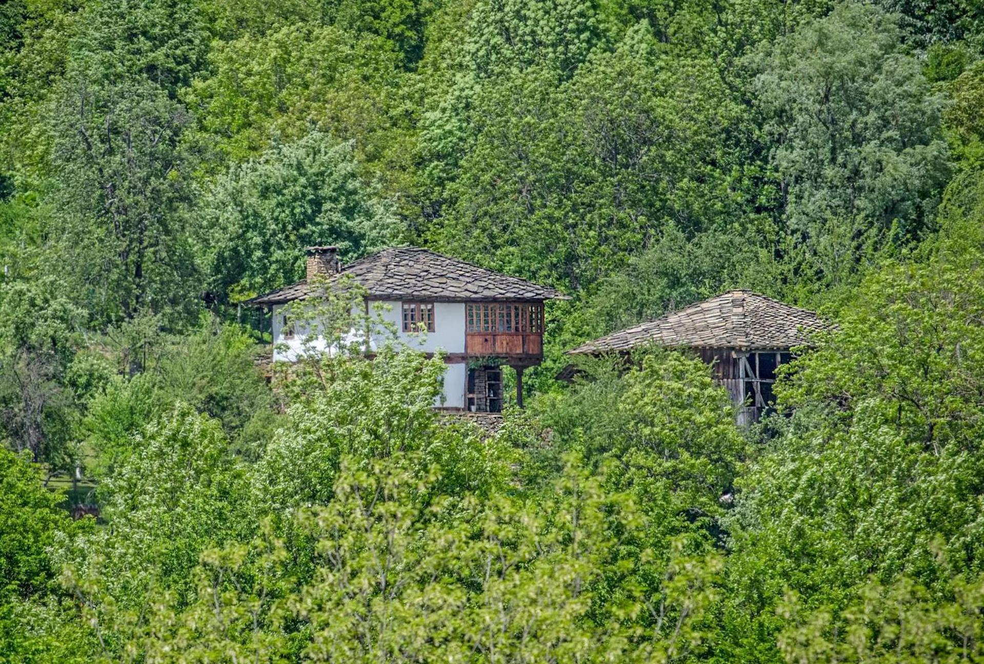 Authentic House With Stunning Mountain View - Karashka Villa อาพริลซี ภายนอก รูปภาพ