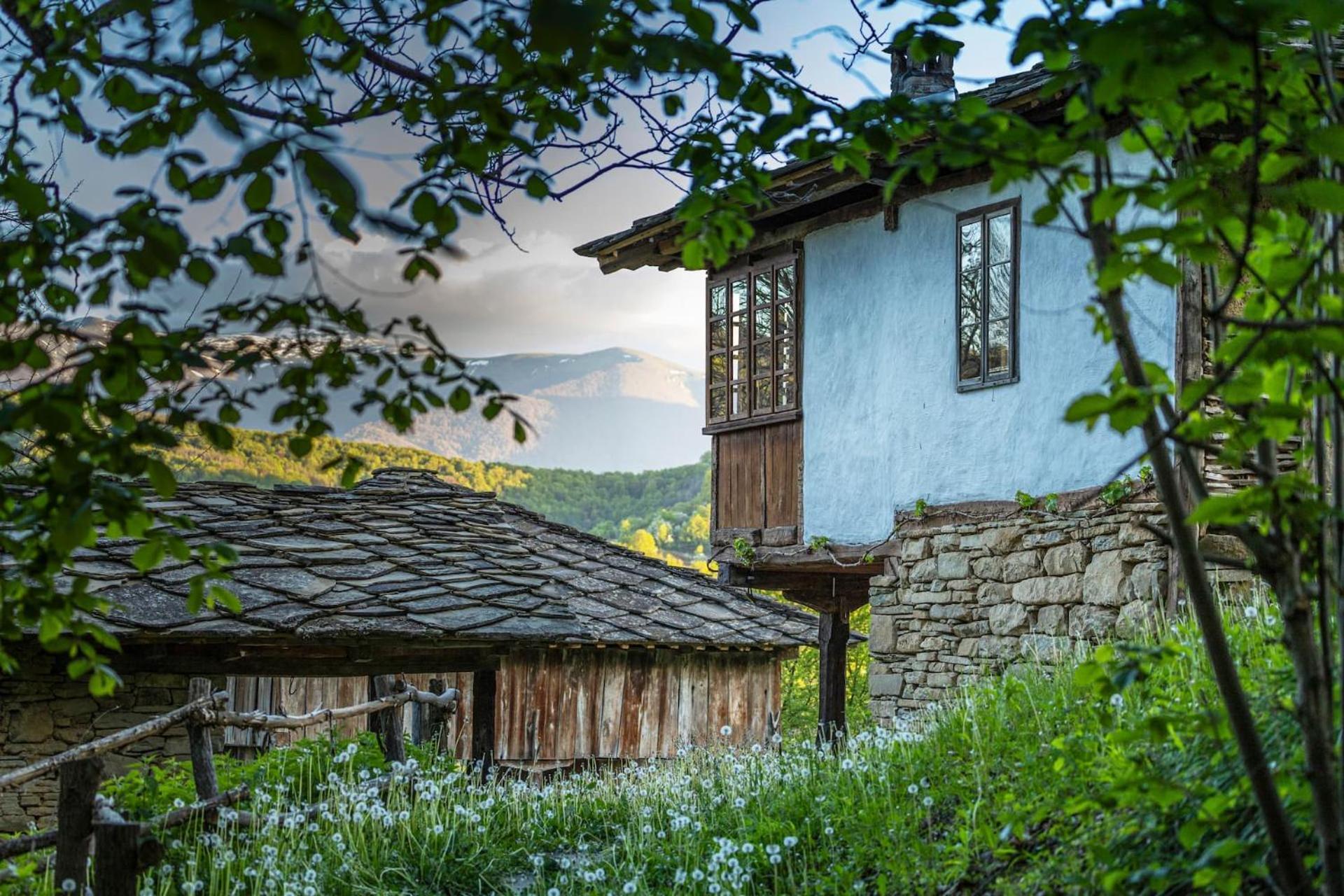 Authentic House With Stunning Mountain View - Karashka Villa อาพริลซี ภายนอก รูปภาพ